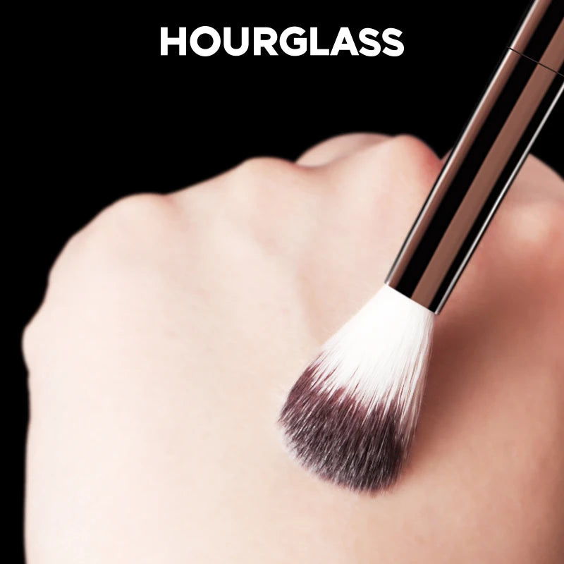 Hourglass No. 14 Soft Detail Setting Brush Fashion Design Makeup Brush