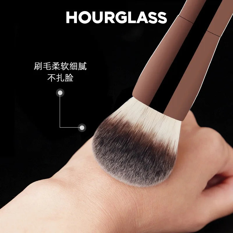 Hourglass No. 21 Full Coverage Face Contour Foundation Makeup Brush