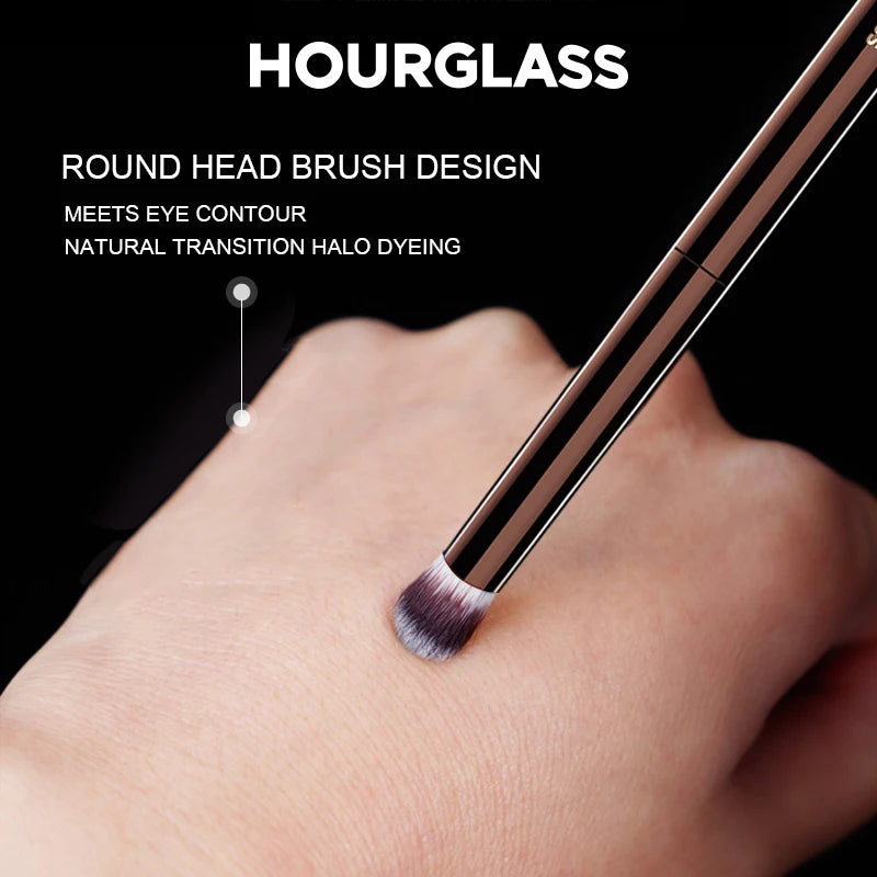 Hourglass No. 9 Domed Shadow Soft Bristle Blending Eyeshadow Design Single Eye Makeup Brush