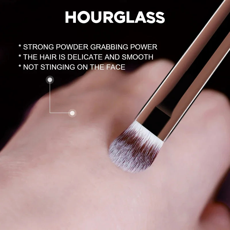 Hourglass - No.3 All Over Shadow Fashion Design Single Eye Makeup Brush