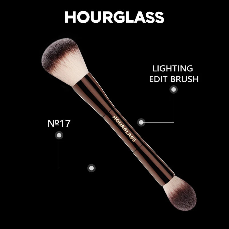 Hourglass No. 17 Lighting Soft Double Headed Highlight Design Makeup Brush