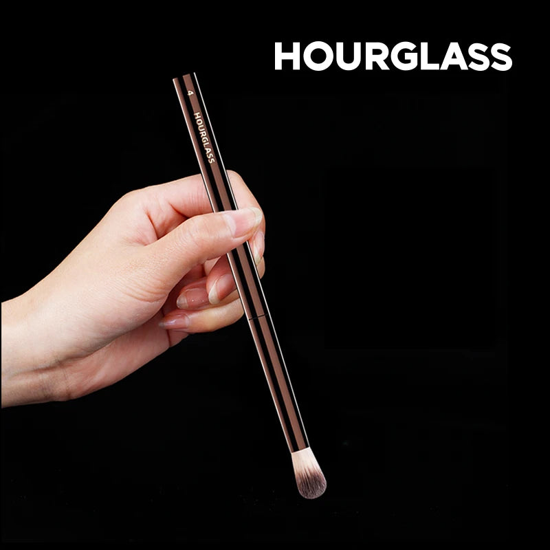 Hourglass No. 4 Soft Highlight Fashion Design Single Makeup Brush