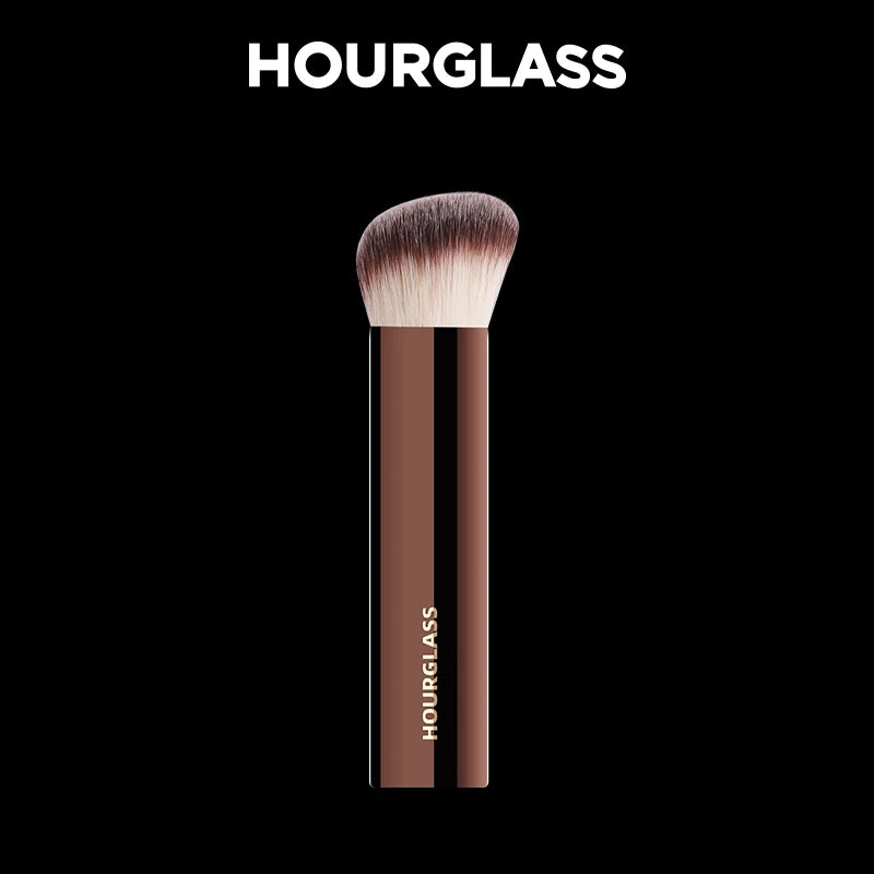 Hourglass No. 20 Soft Vanish Seamless Finish Foundation Makeup Brush