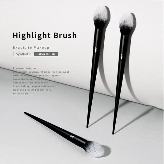 KVD No. 4 Highlight Soft Elegant Black Makeup Brush