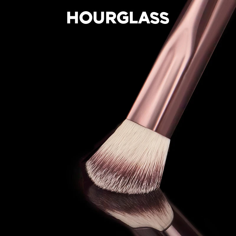 Hourglass No.19 Soft Vanish Seamless Finish Concealer Makeup Brush